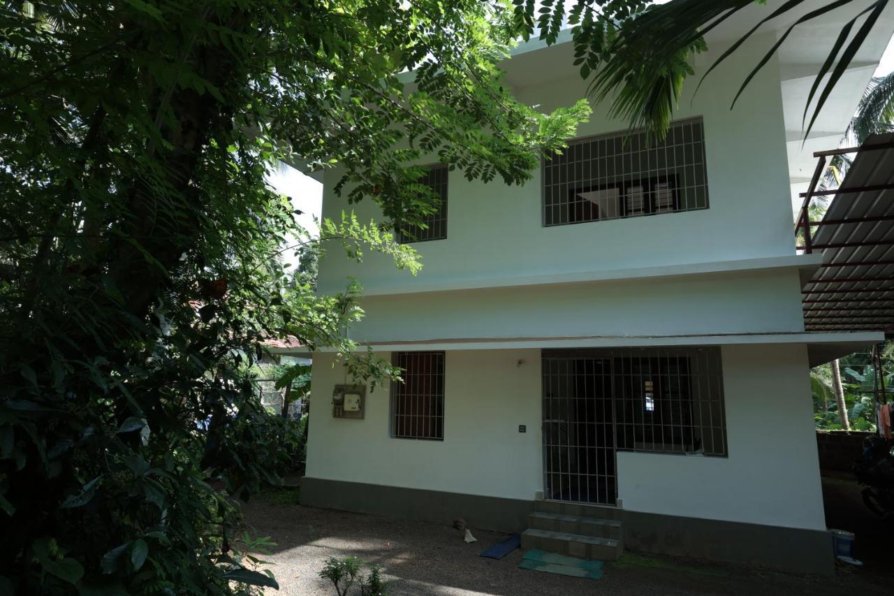 Daffodil Rooms - Non Ac Tellicherry Exterior foto